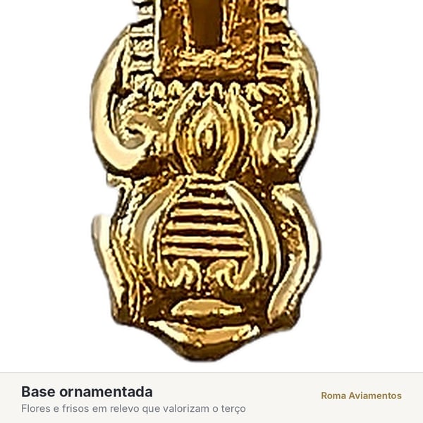 Base ornamentada com flores do crucifixo da Trindade dourado