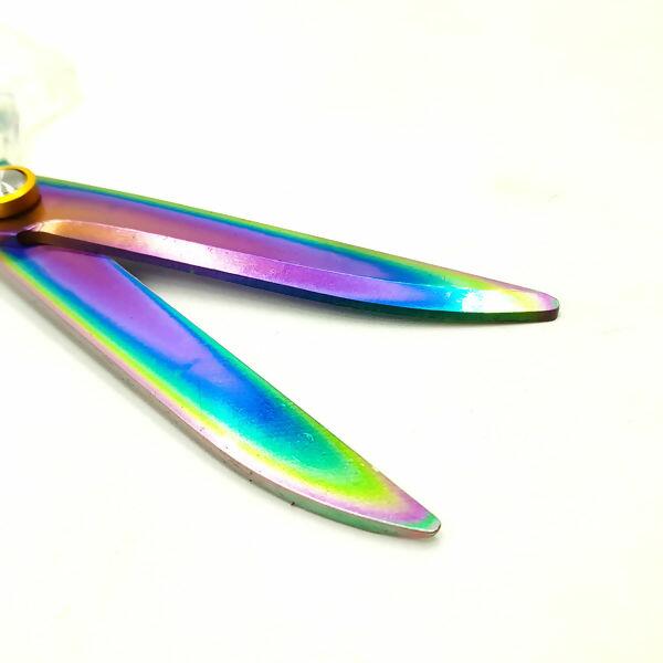 detalhe-tesoura-ponta-curva-ut947