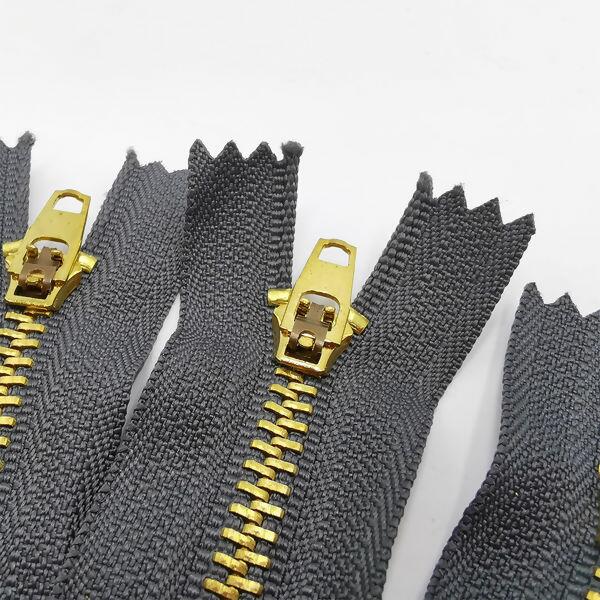 ziper-fixo-metal-medio-chumbo-2