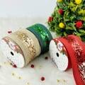 Fita aramada Natal com paetê Princess 60mm nas cores cru dourado, verde e vermelho em decoração de Natal