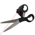 Tesoura mira a laser